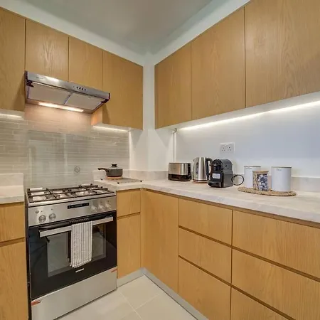Апартаменты Burj Khalifa View - 2Br And Maid - Downtown Дубай Экстерьер фото