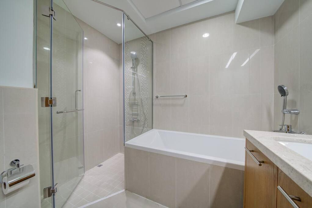 Burj Khalifa View - 2br And Maid - Downtown Апартаменты Дубай