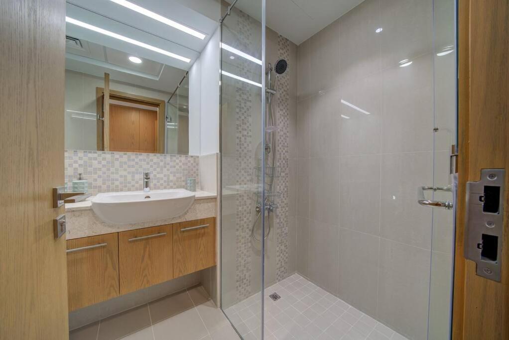 Burj Khalifa View - 2br And Maid - Downtown Апартаменты Дубай