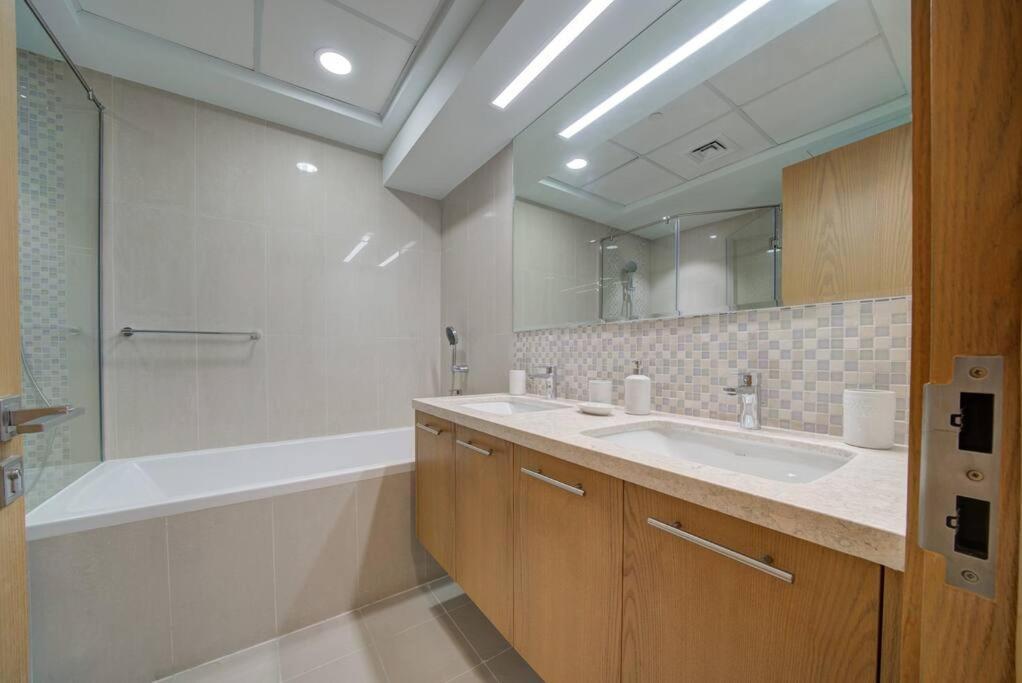 Burj Khalifa View - 2br And Maid - Downtown Апартаменты *